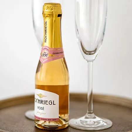 Design-apartment In Mit Netflix & Balkon Διαμέρισμα