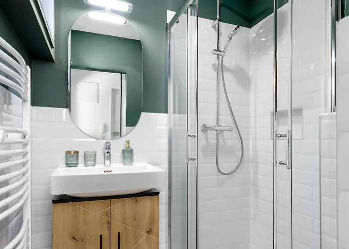 Design-apartment In Mit Netflix & Balkon Λιντς